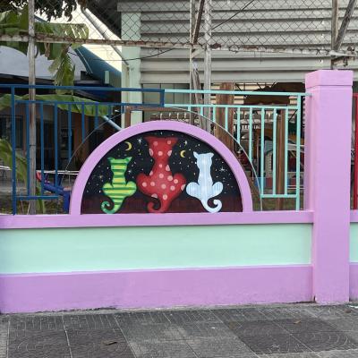 A Phuket town, devant un centre d'enfants